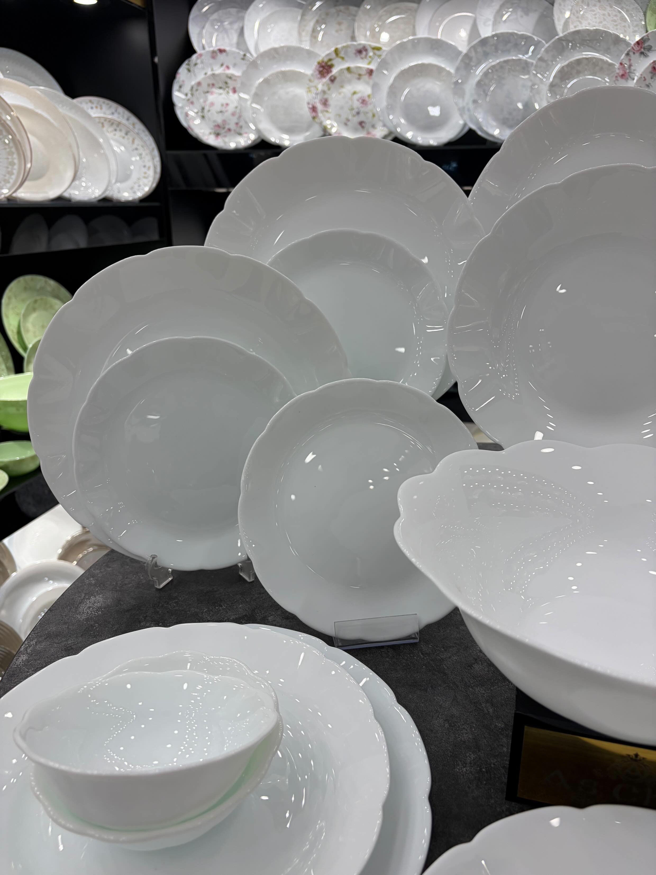 سرویس غذا خوری نیلوفری سفید ساده